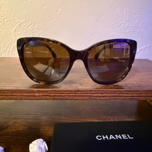 Chanel 5299B 501 sunglasses. CHANEL | Accessories | Chanel 5299b 5 Sunglasses | Poshmark main image 3